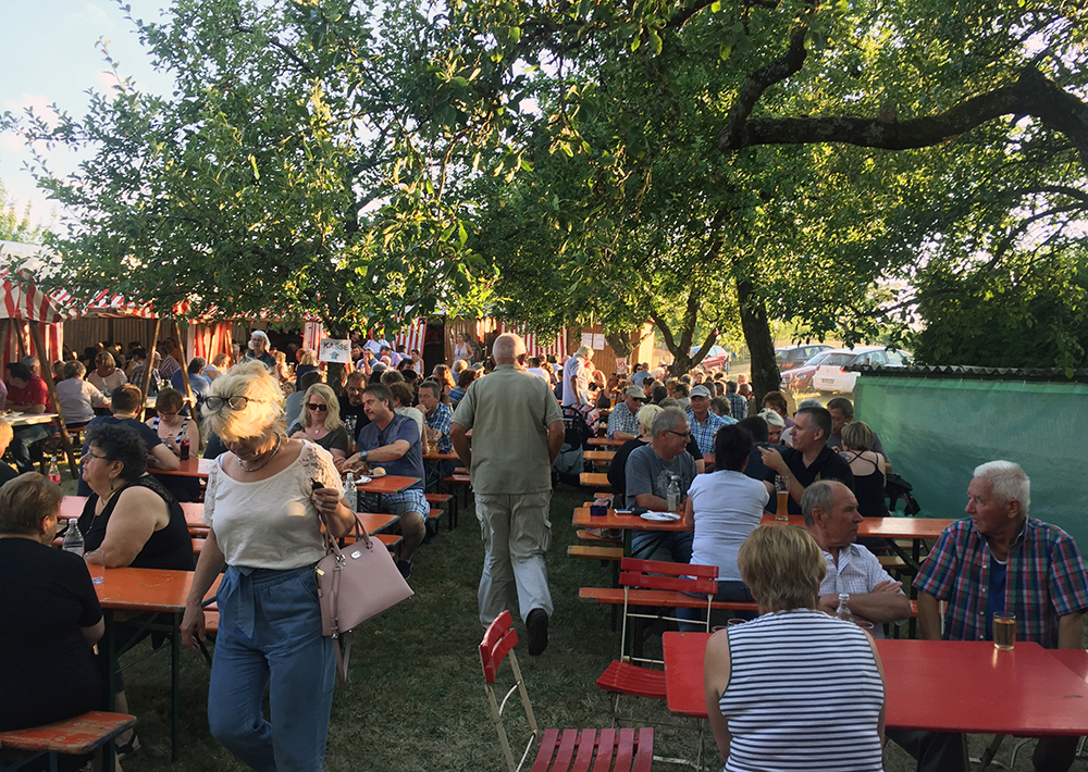 Herrliches BIergartenwetter auf dem Rießfest 2017